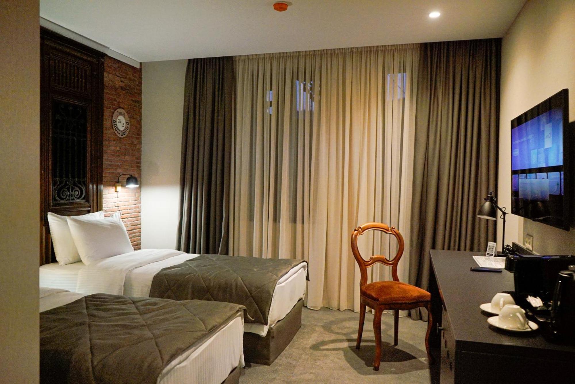 TbiliSee Boutique Hotel Tbilissi Extérieur photo
