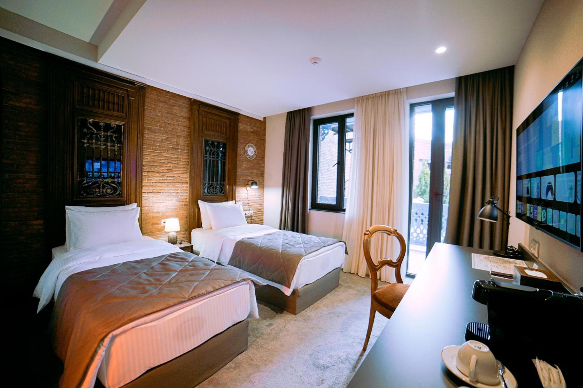 TbiliSee Boutique Hotel Tbilissi Extérieur photo